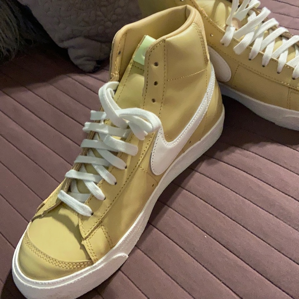 Blazer Mid ‘77
